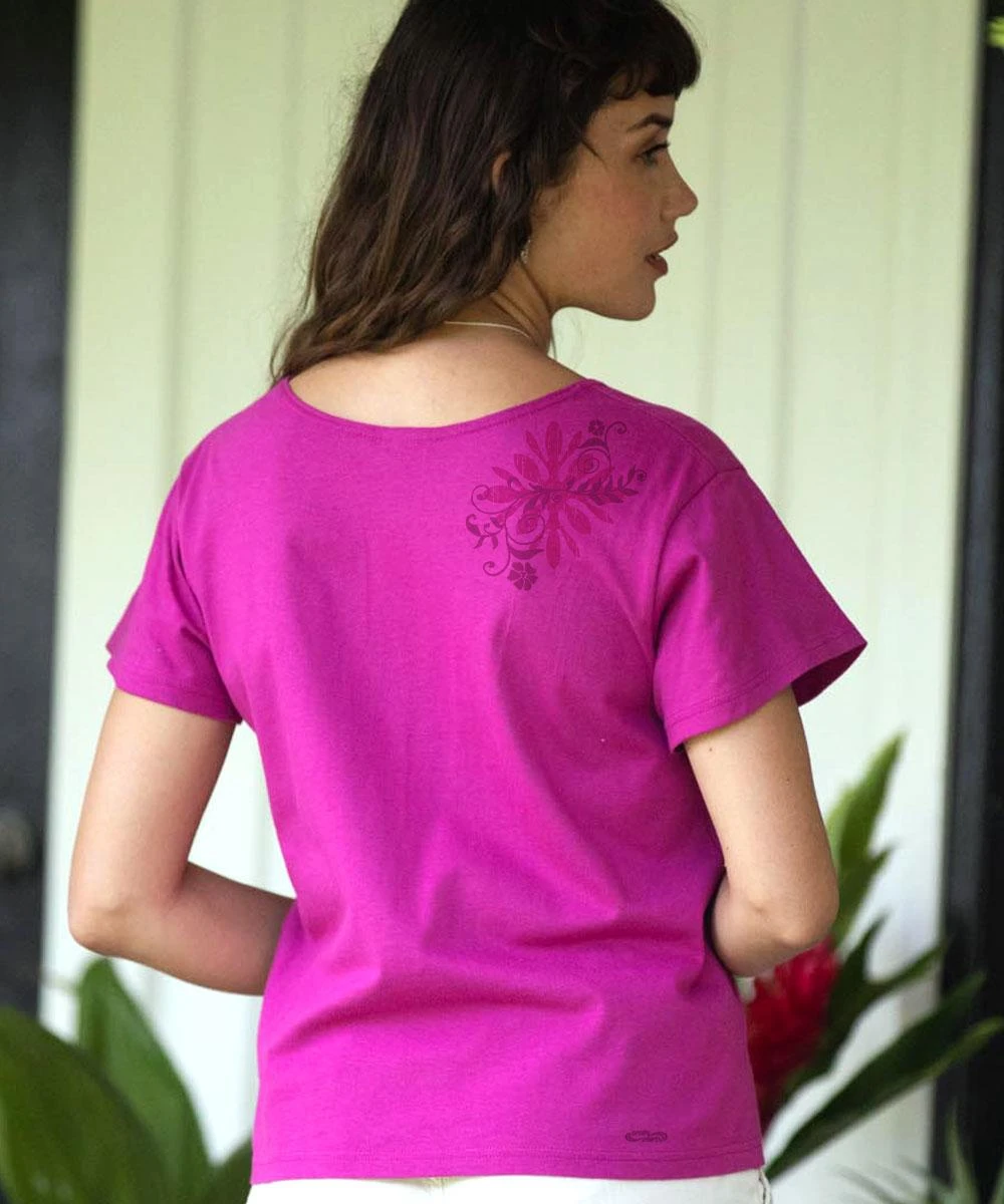 Lehua Quilt - Berry Short Sleeve Scoop Neck T-Shirt 4 Lehua Quilt - Berry Short Sleeve Scoop Neck T-Shirt - Image 2