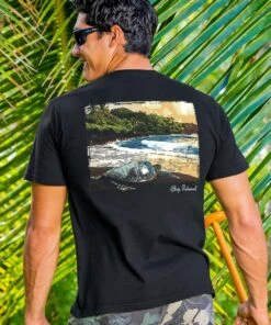 Punaluu Black Sand Beach - Black Short Sleeve Crewneck T-Shirt